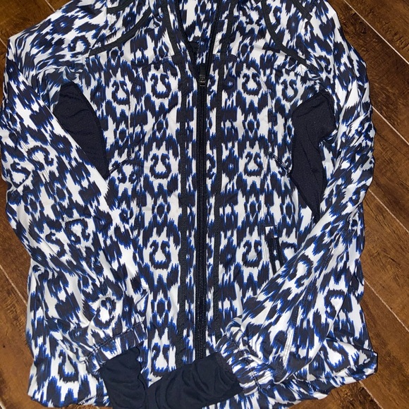 Lululemon - Picture 2 of 2